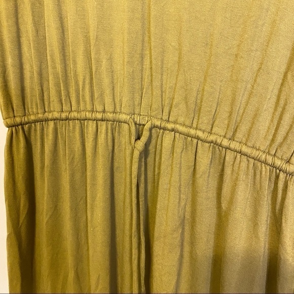 J Crew Olive Green tie front v neck dress size XS. Fits up to a size small - Picture 4 of 7